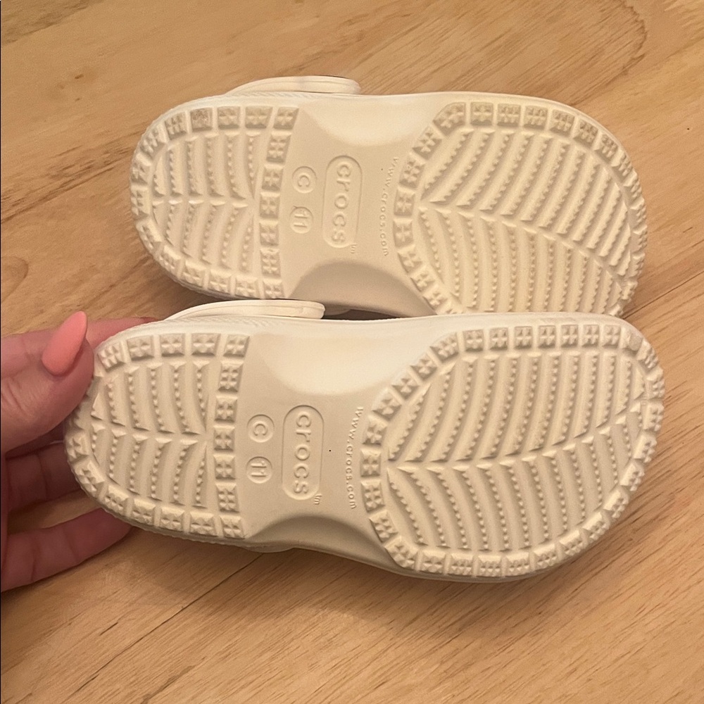 CROCS Kids white 11c - Picture 3 of 4
